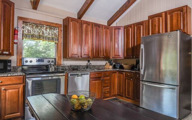 Log Hut 3 Bedroom House