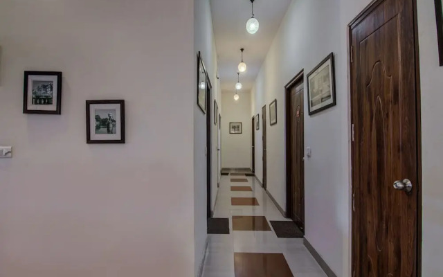 Hotel Lucky 2 by OYO Rooms