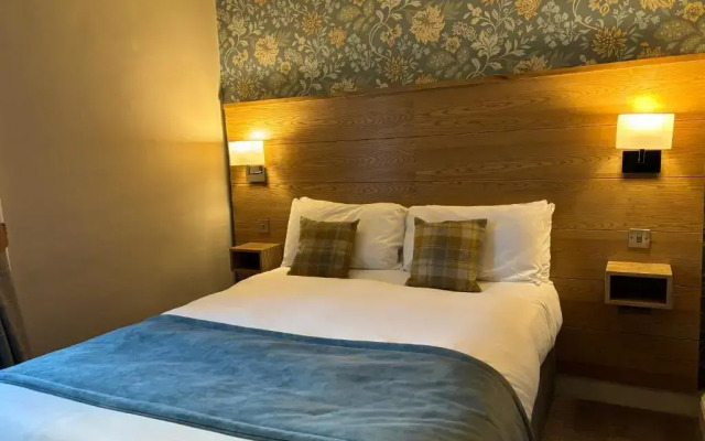 The Snooty Fox - Inn