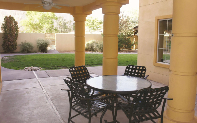 La Quinta Inn & Suites by Wyndham Albuquerque Midtown