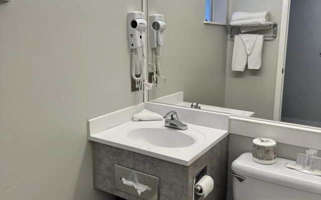 Travelodge by Wyndham Langley