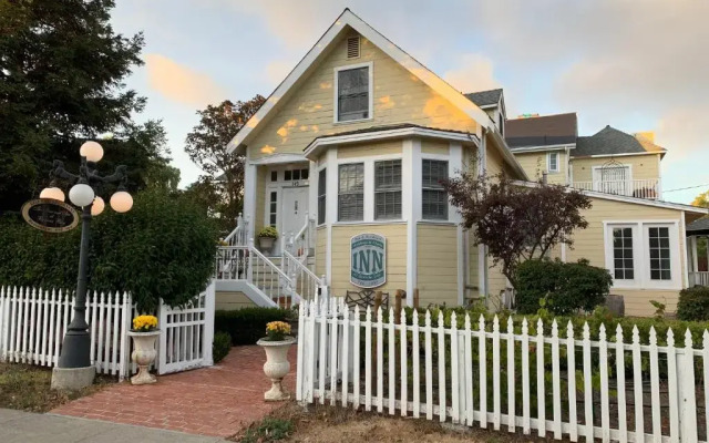 The Inn at Benicia Bay