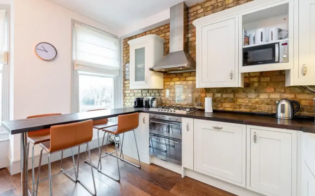 Vauxhall Park Views - 2 Bed Flat by BaseToGo