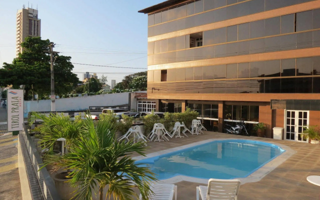 Las Brisas Beach Hotel