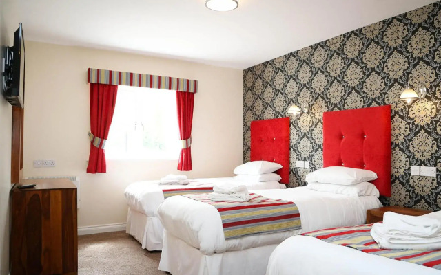 Cuttle Bridge Inn Hotel