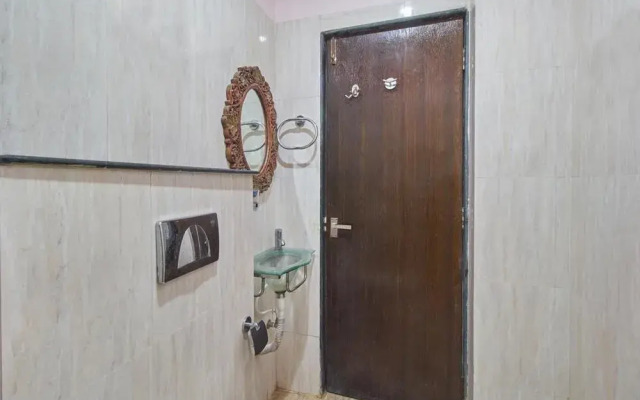 OYO 10453 Hotel Paradise