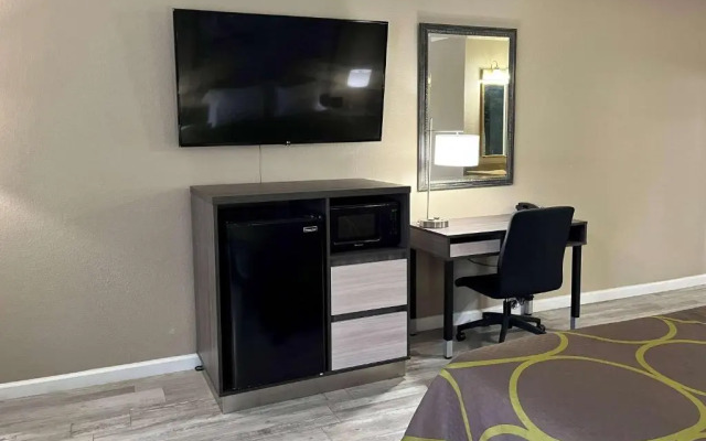 Super 8 - Harrison OH