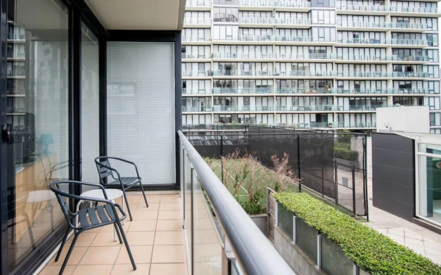 Stylish 3 Bedroom Melbourne Apartment