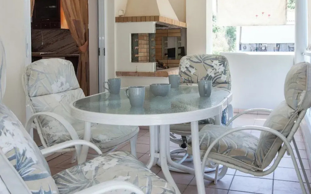 Luxe 3 Bd Penthouse 5 Min from Drosia