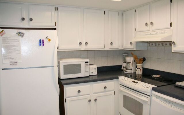 St. Andrews Common 1660 by RedAwning