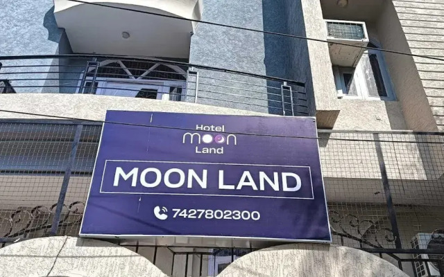 Moon Land Hotel