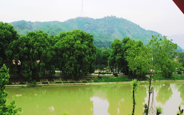 Mannat Resorts