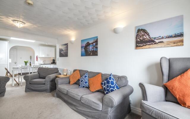 North Beach Heights - 3 Bedroom Penthouse - Tenby