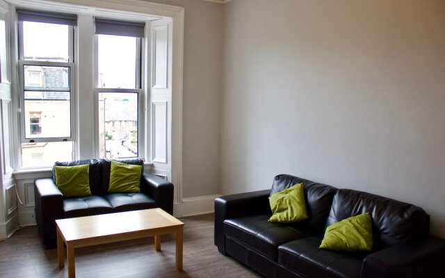 Central 2 Bedroom Flat In Leafy Marchmont