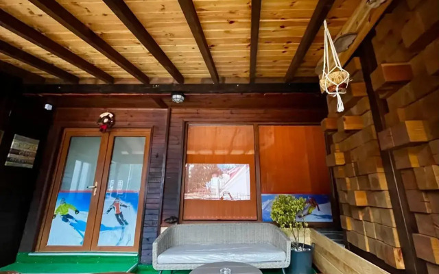 Roots Apartment 2