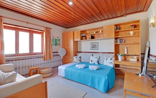 Monte Gordo Beachview 1 by Homing