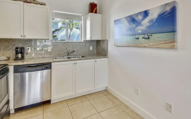 Beautiful 2/2 Bimini 2 Bedroom Condo