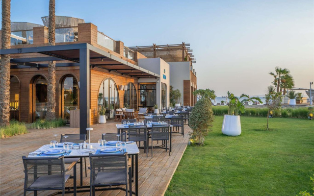 Rixos Premium Magawish Bay View