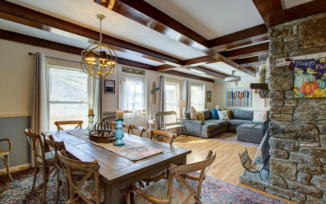 VCI - Tundra Swan Chalet