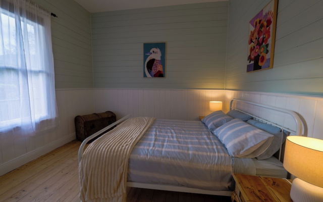 Ferntree Digs Cottage – Guest Rooms – Melbourne