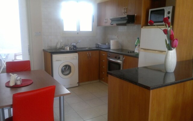 Nina's House Limassol Star