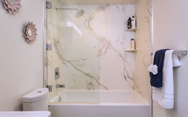 New Urban Downtown LA Luxury Apartment