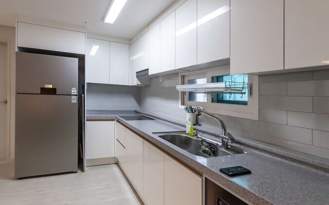 Brown-Dot Hotel Beomcheon