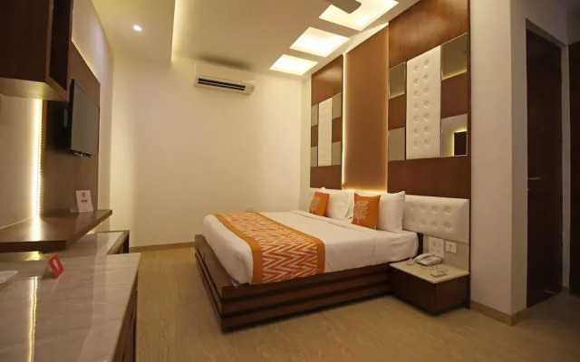 OYO 6135 The Motif