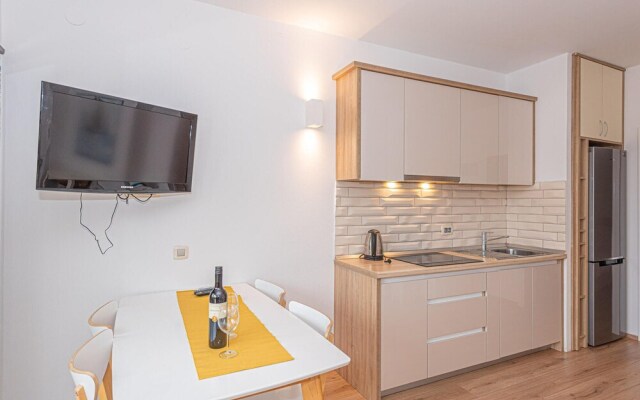 Awesome Apartment in Primosten With Wifi and 2 Bedrooms