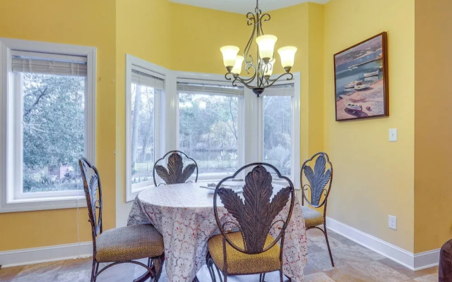 Scenic Studio w/ Dock Access in Fayetteville!