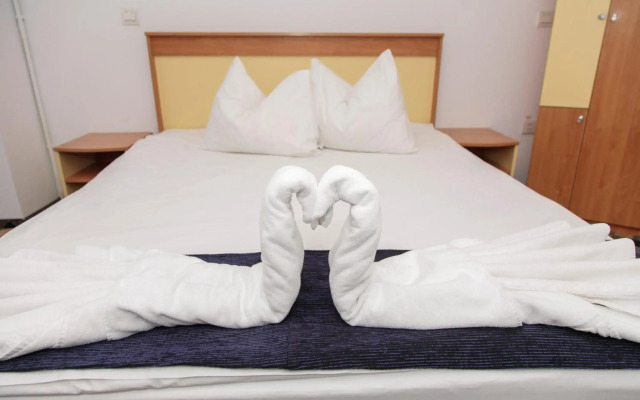 Plus Hotel