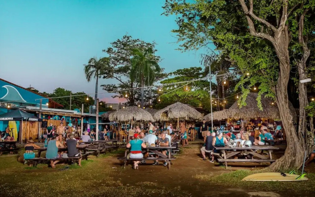 Witch's Rock Surf Camp Beachfront HOTEL