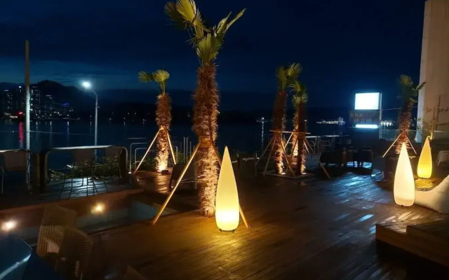 Daylight Lagomar Pension