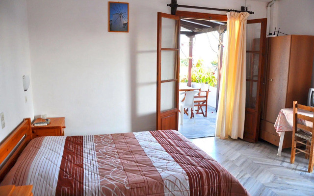Michalis Apartments near the beaches with sea view