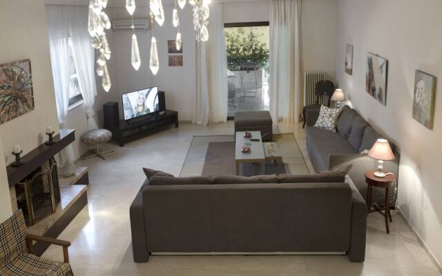 Family Holidays Apartment in Glyfada by GHH