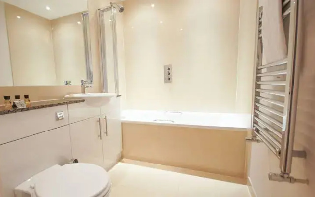 Crompton House Apartments