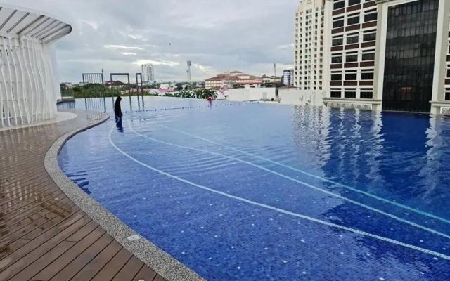 Lovely 2-BR service apartment with pool (melur @ troikaKB)