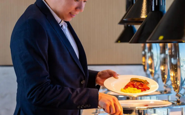 Отель Premier Inn Dubai Dragon Mart