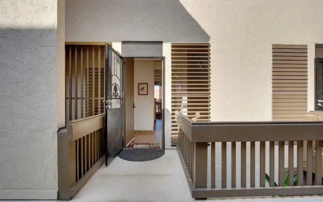 Kailua-kona Condo: Steps to Beach & Downtown!