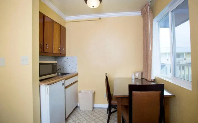 The Royal Victorian Motel