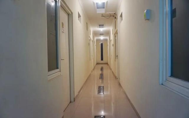 Oyo 1295 Linns Family Residence