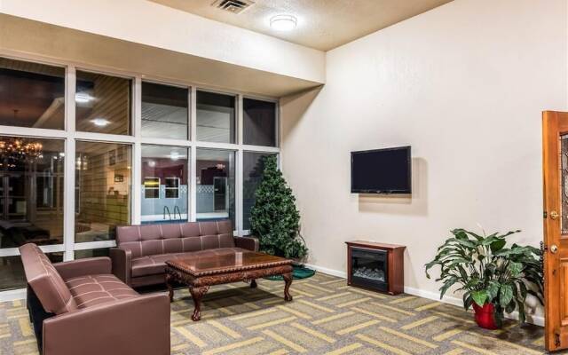 Colby Inn and Suites