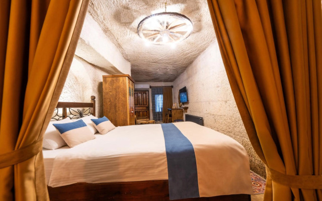 Mysterious Cave Suites