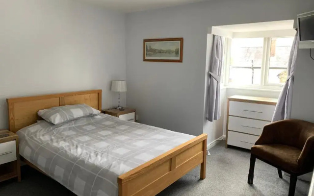 The Red Lion at Longwick Hotel Princes Risborough