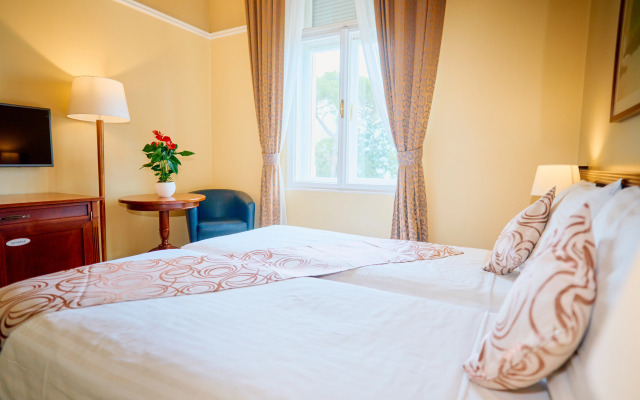 BRISTOL Hotel Opatija