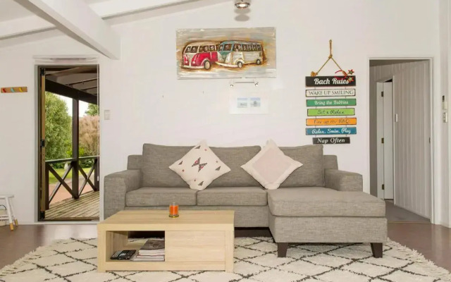 Beachside Beauty - Kuaotunu Holiday Home