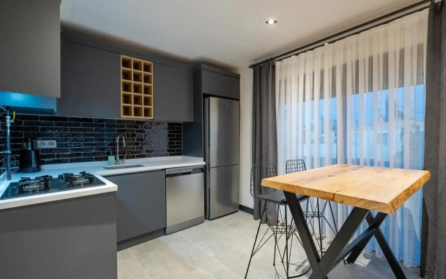 Eluxio Suite Hotel