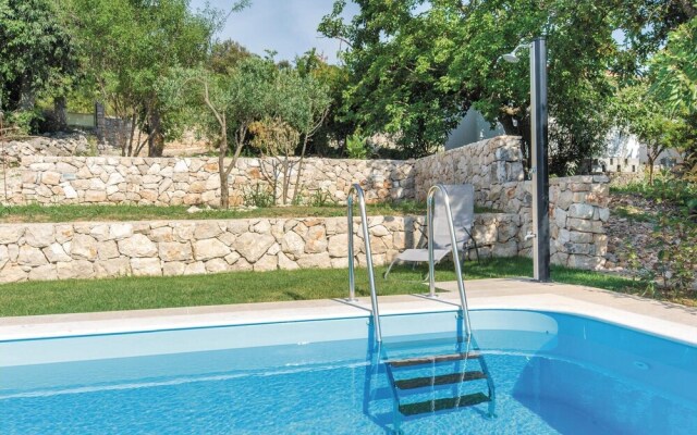 Beautiful Home in Vinisce With Wifi and 4 Bedrooms