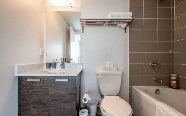 Life Suites Soho 2 Bed - 2 Bath CN Tower View