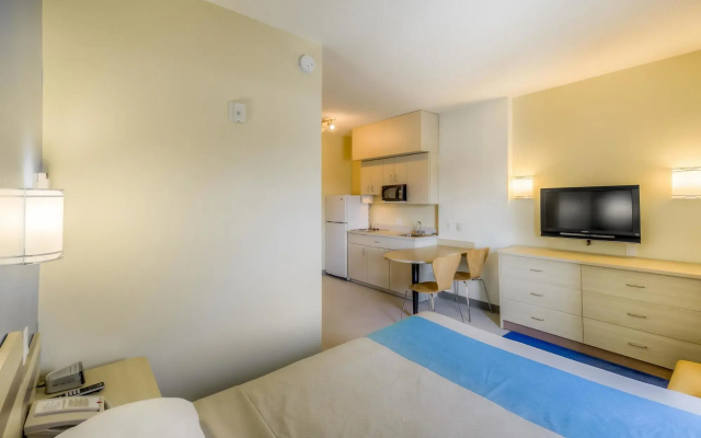 Aurora Inn Estevan